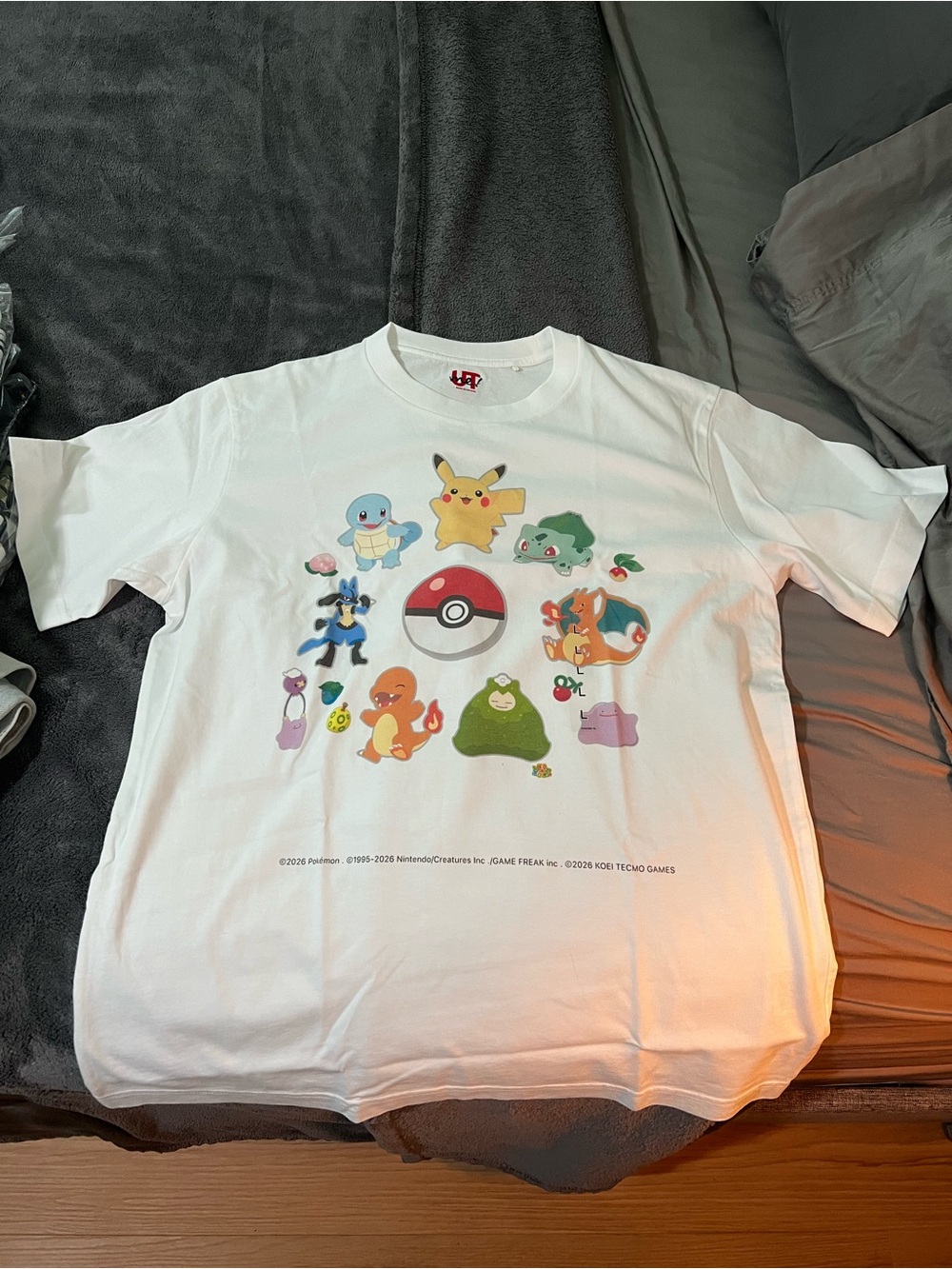 Pokémon White Graphic Tee Adult Large NEW